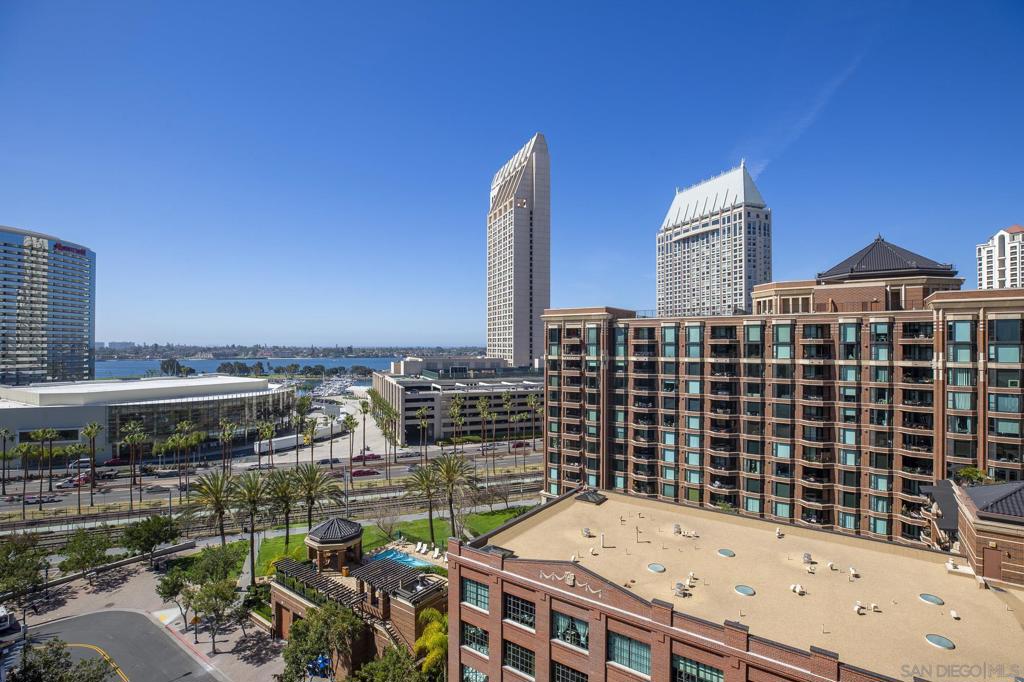 550 Front St 907