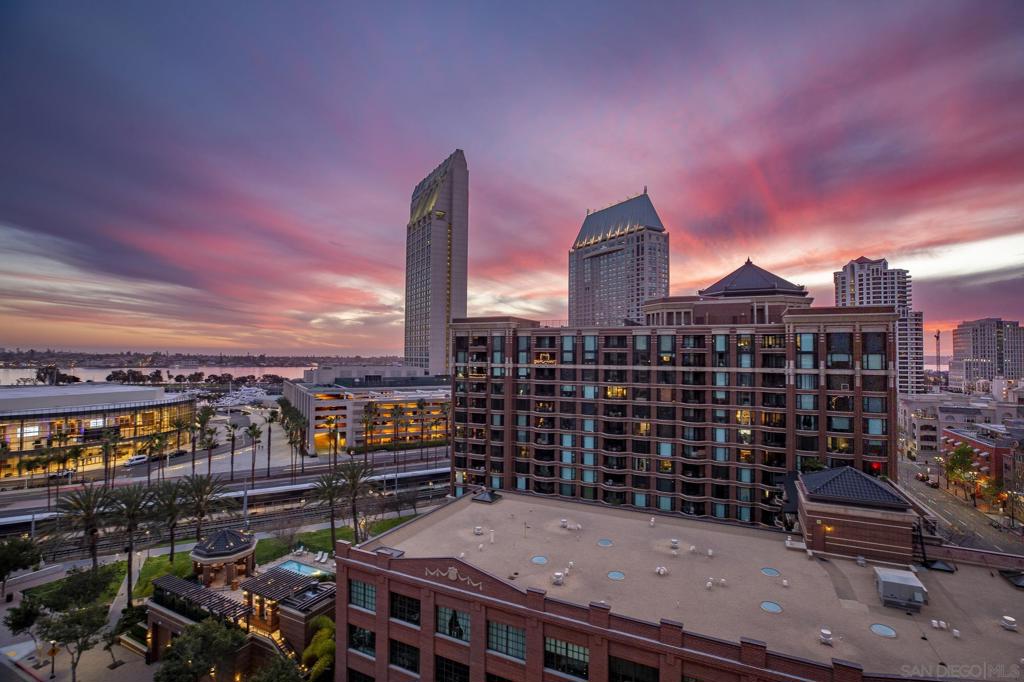 550 Front St 907