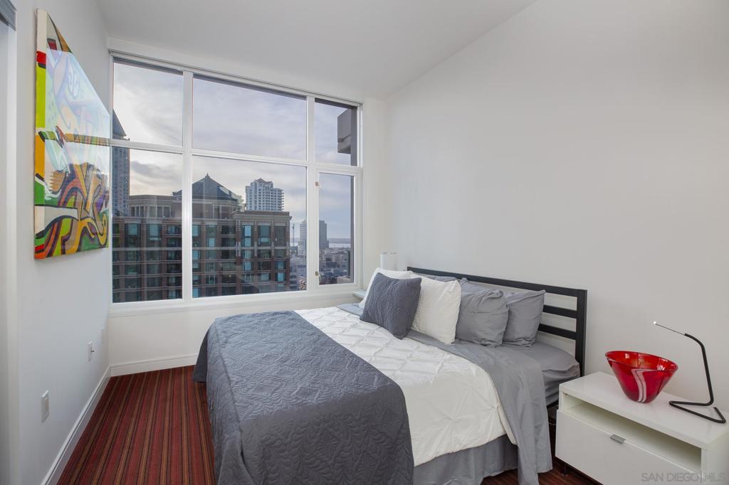 550 Front St 907