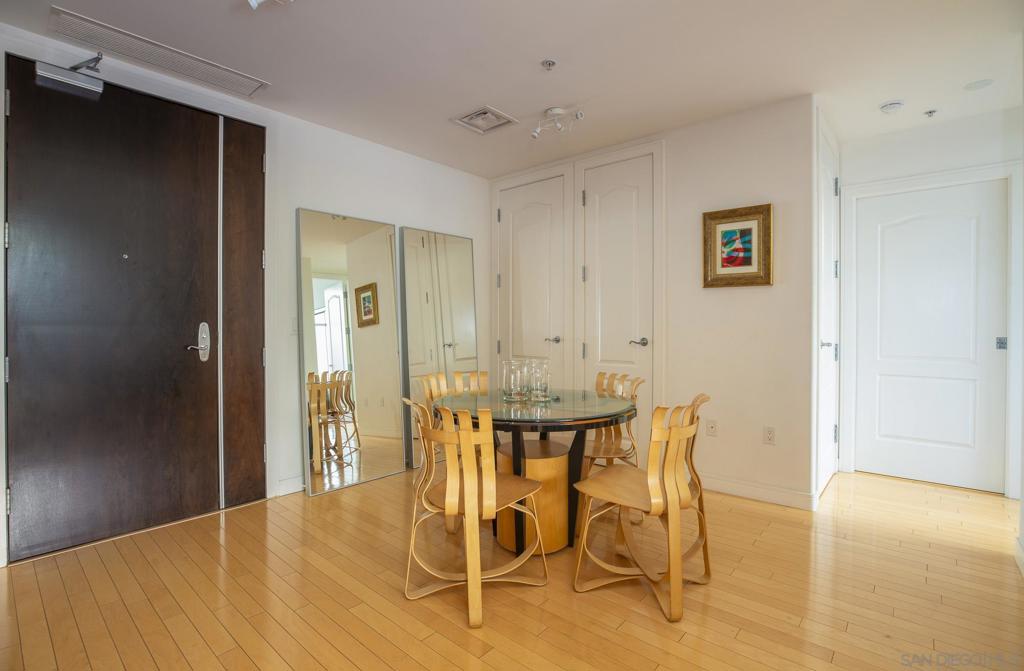 550 Front St 907