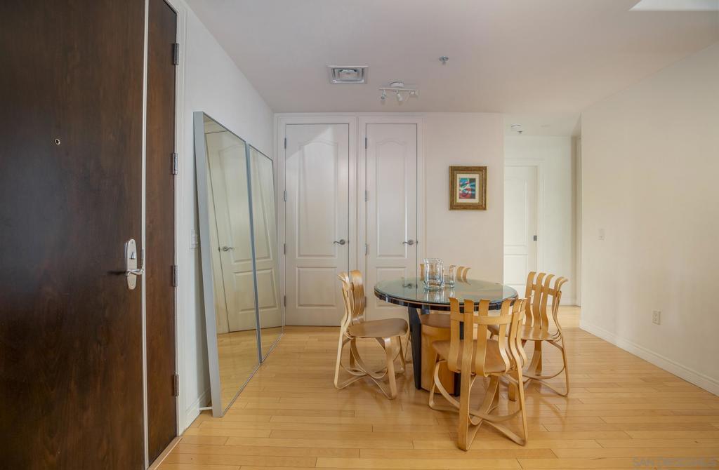 550 Front St 907