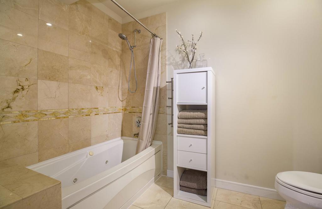 550 Front St 907