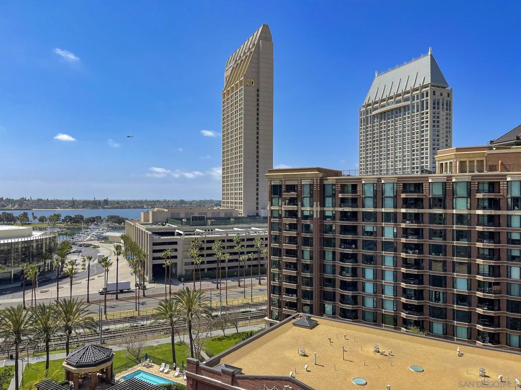 550 Front St 907