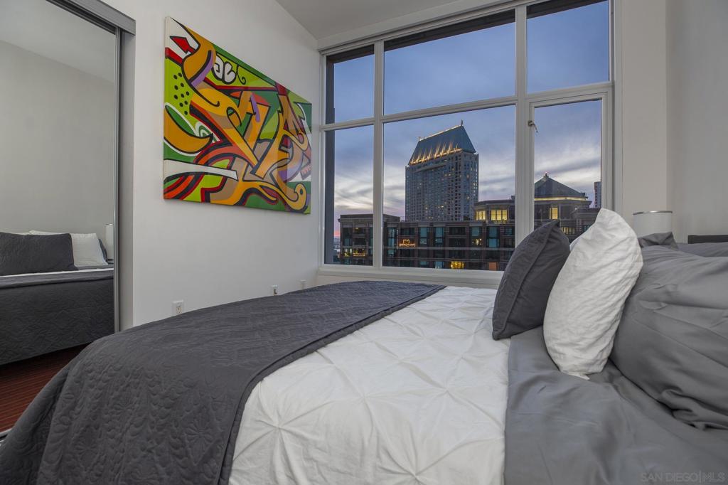 550 Front St 907