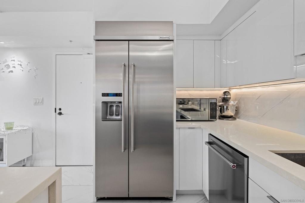 500 W Harbor Drive 1013