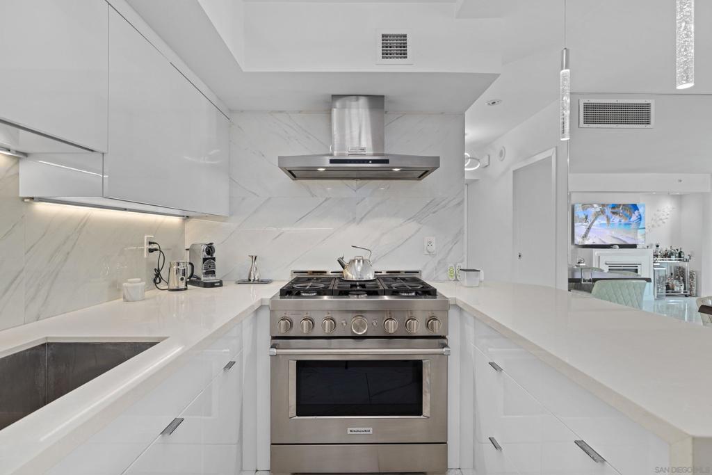 500 W Harbor Drive 1013