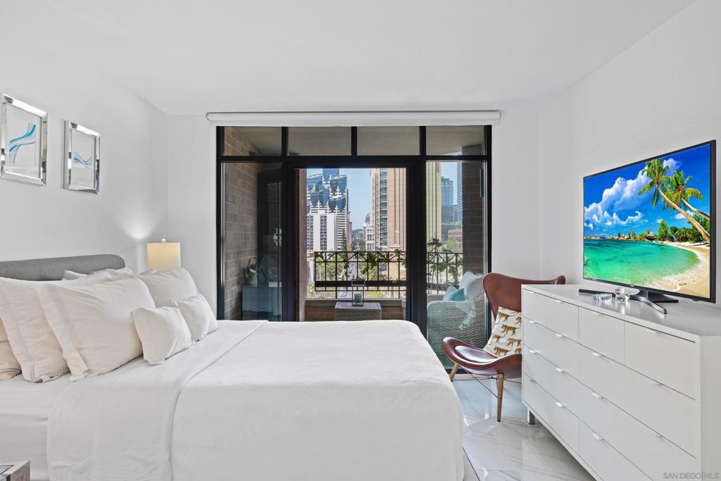 500 W Harbor Drive 1013