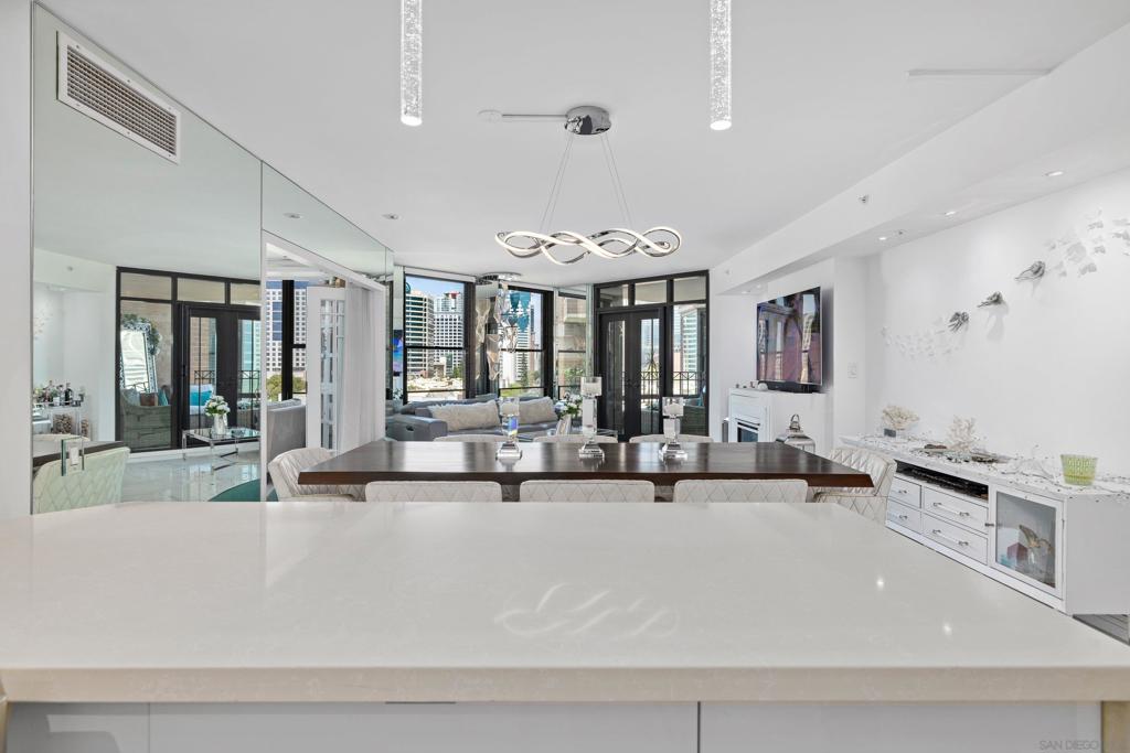 500 W Harbor Drive 1013