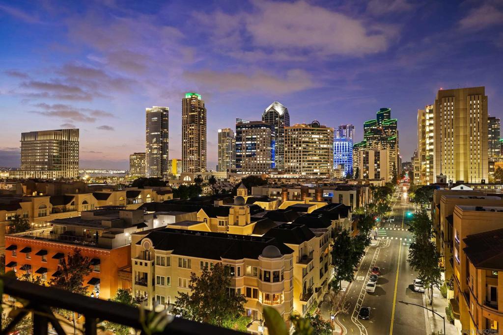 500 W Harbor Drive 1013