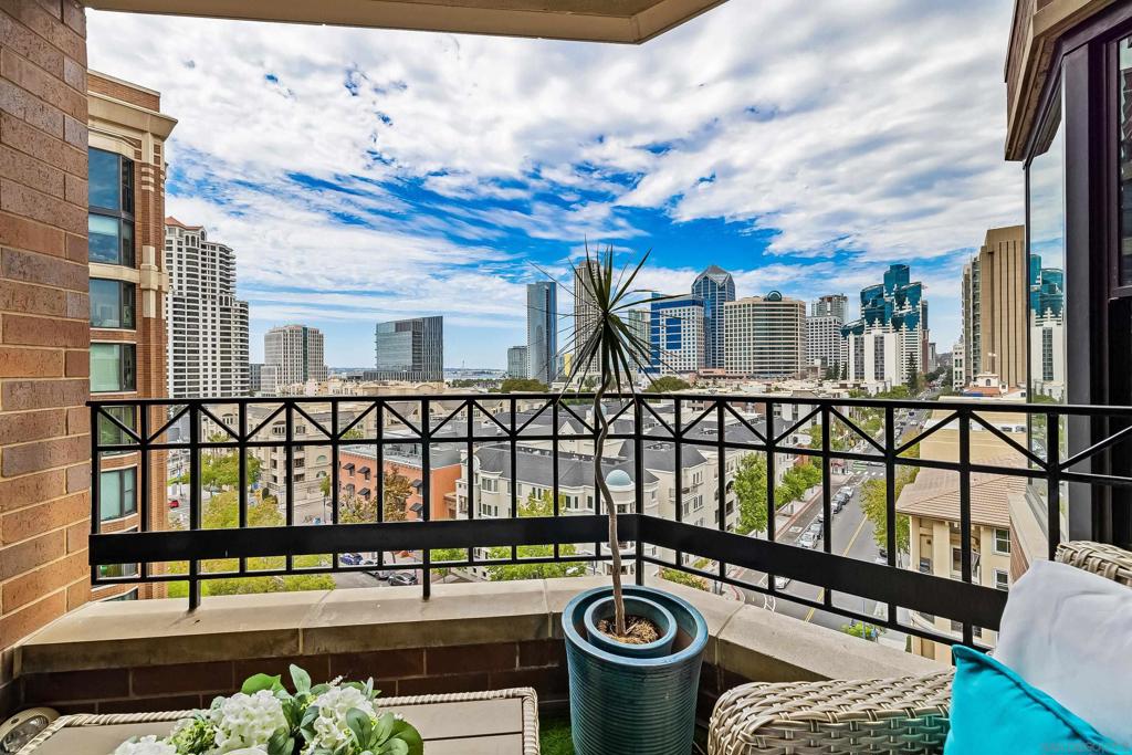 500 W Harbor Drive 1013