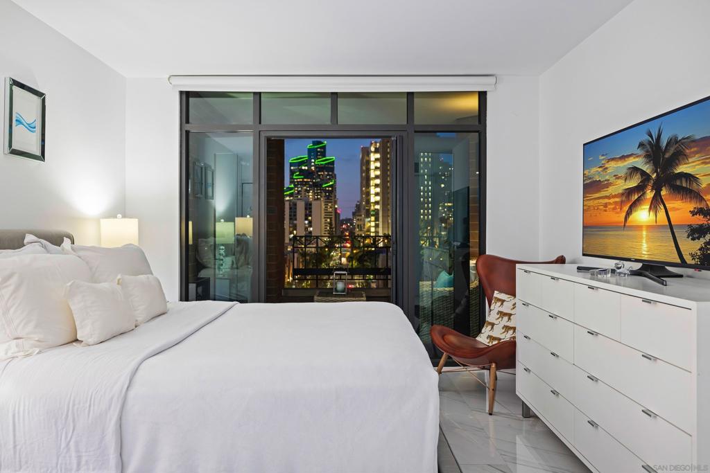 500 W Harbor Drive 1013