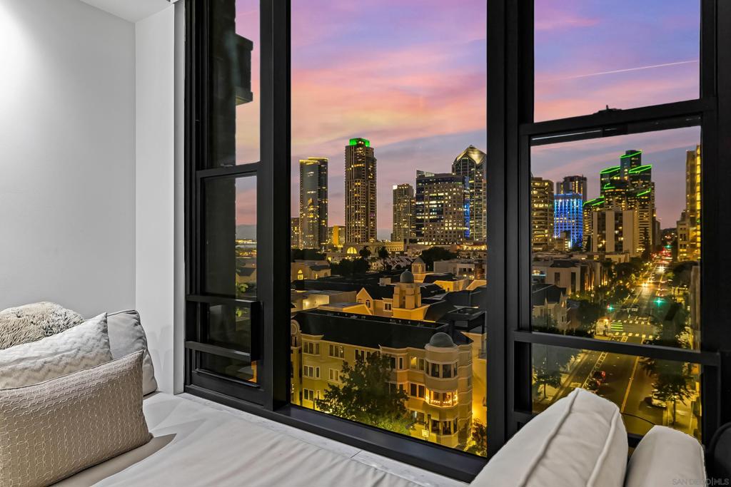 500 W Harbor Drive 1013