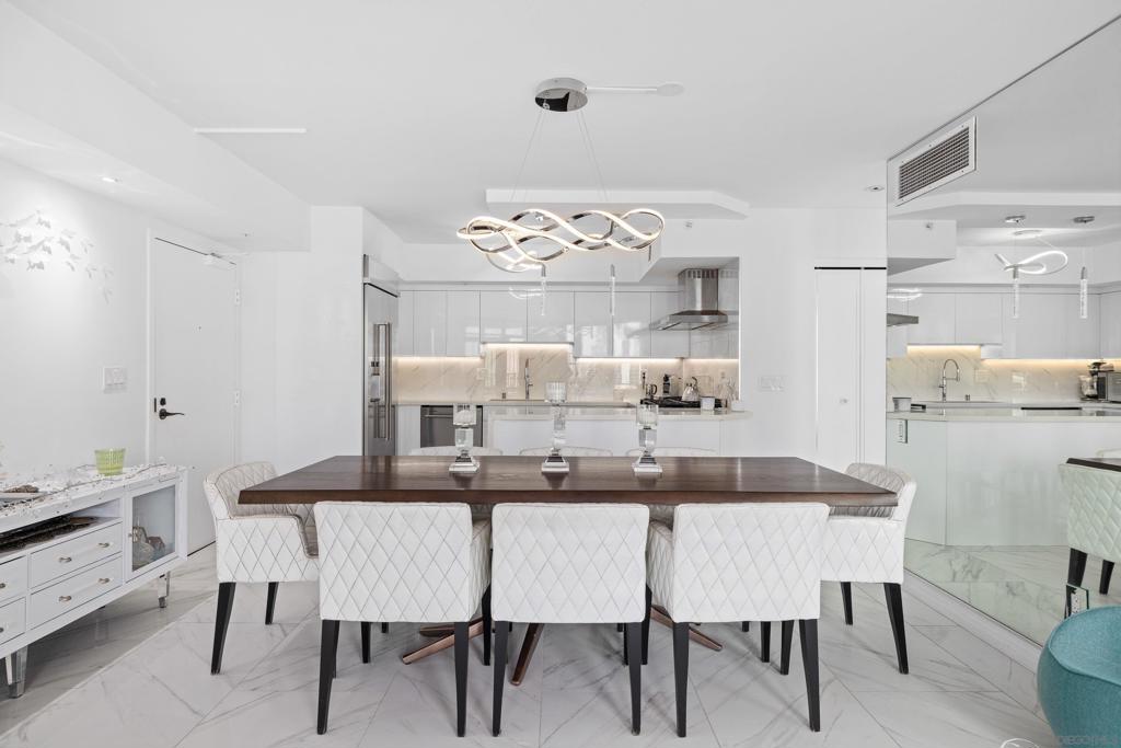 500 W Harbor Drive 1013