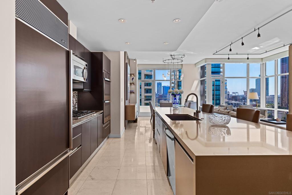550 Front St 1101