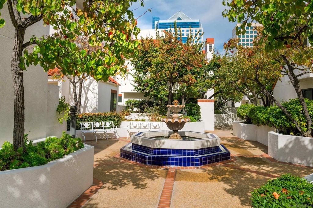 701 Kettner 103