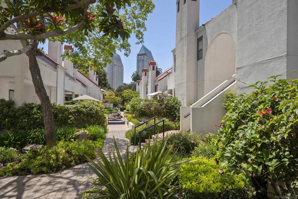 701 Kettner 103