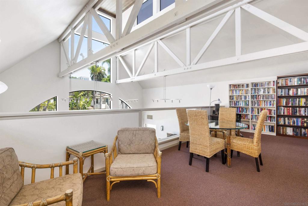 701 Kettner 103