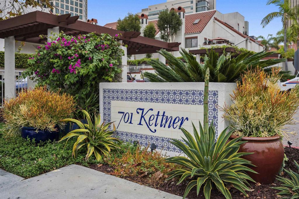 701 Kettner 103