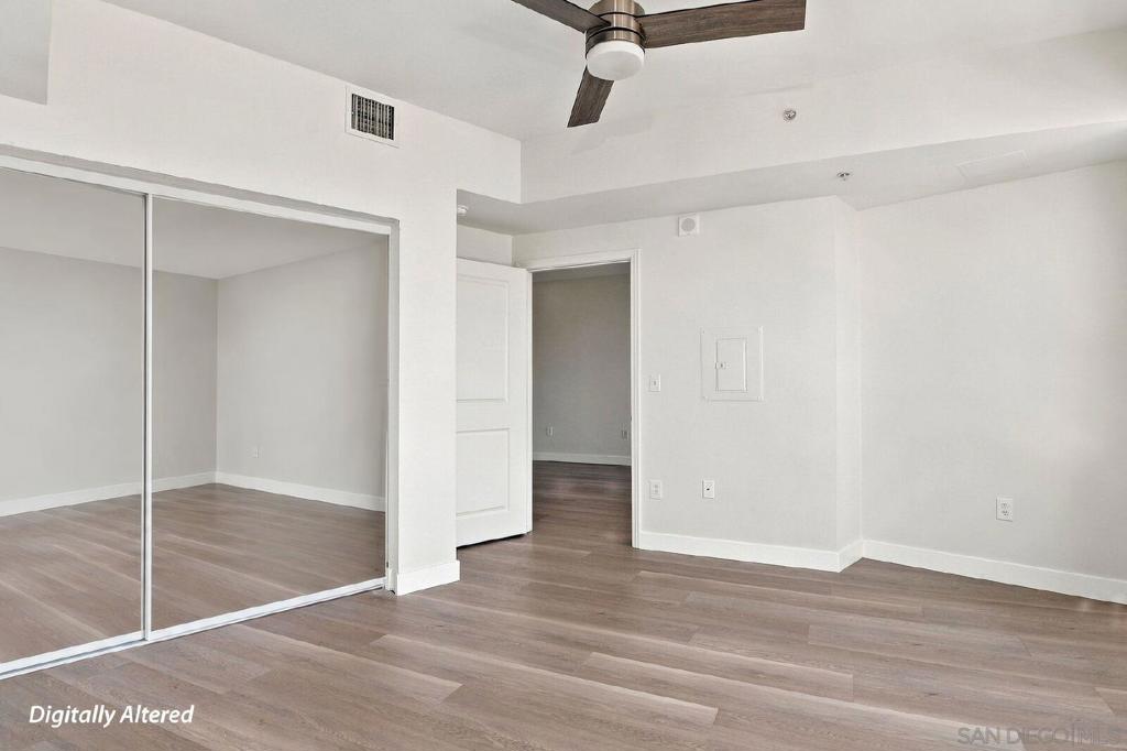 253 10th Ave 1305