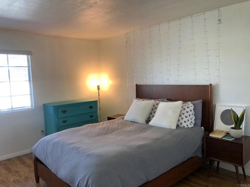 3922 Albatross Street 4