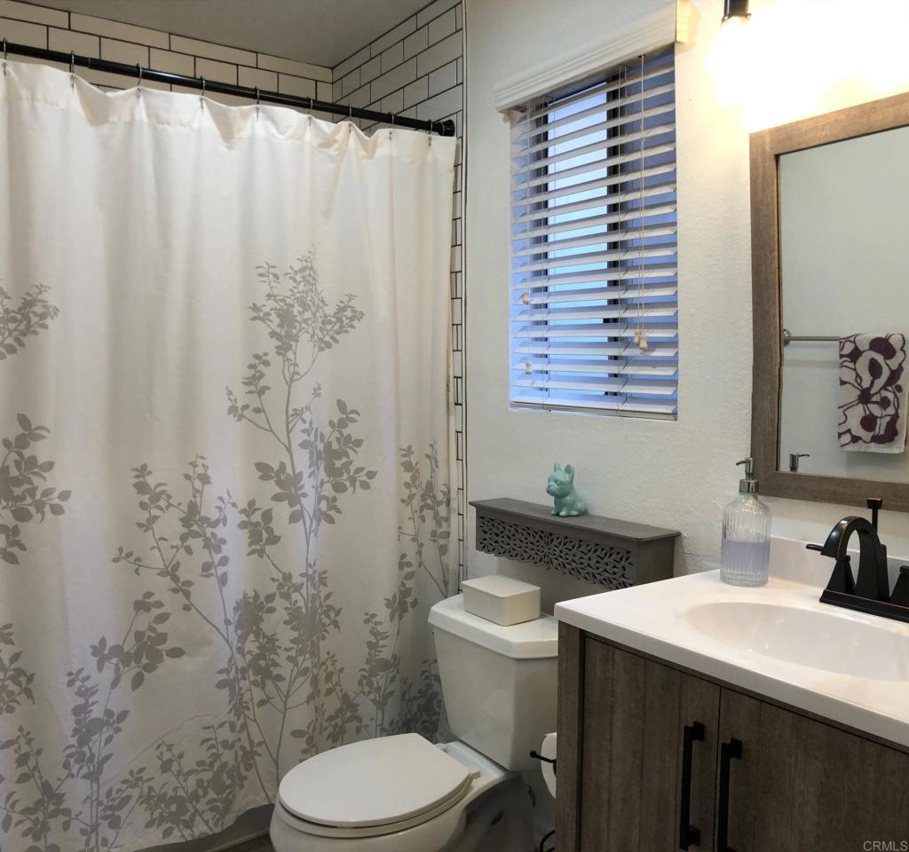 3922 Albatross Street 4