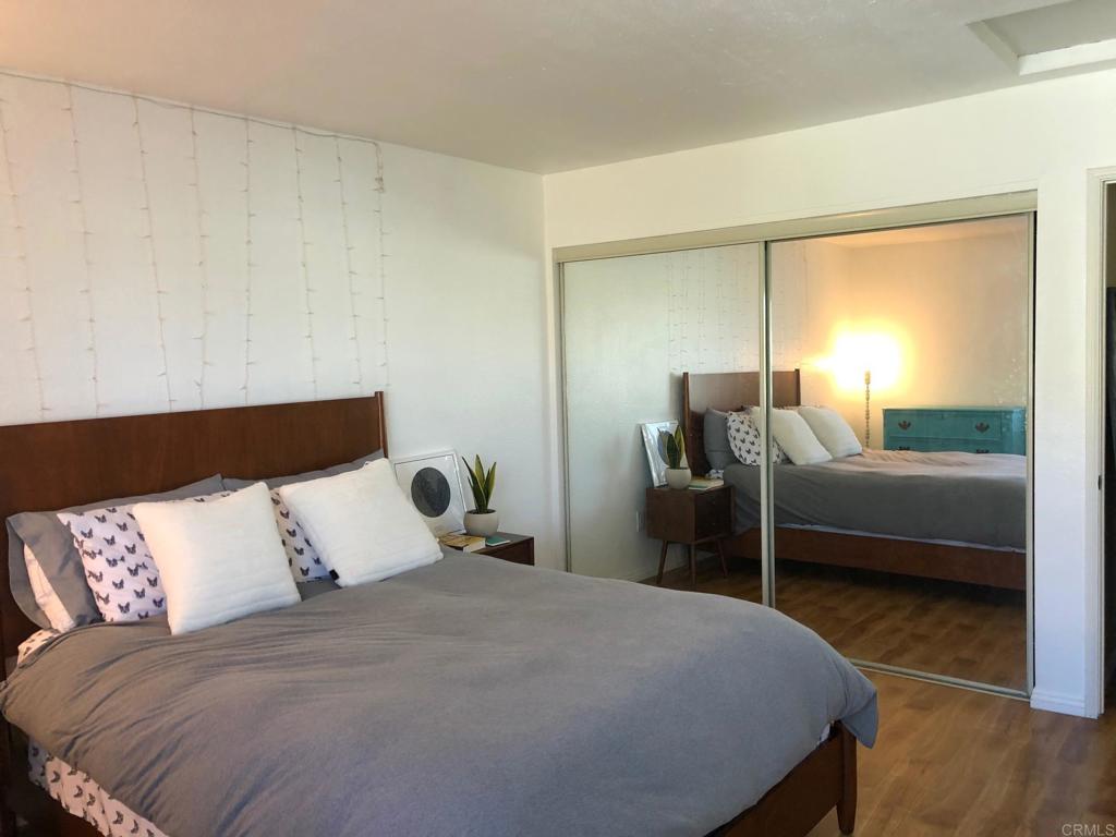 3922 Albatross Street 4