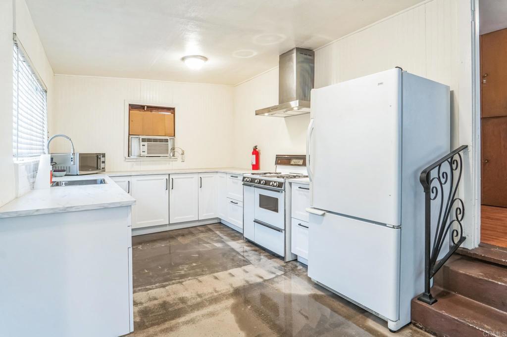 3747 Dalbergia Street