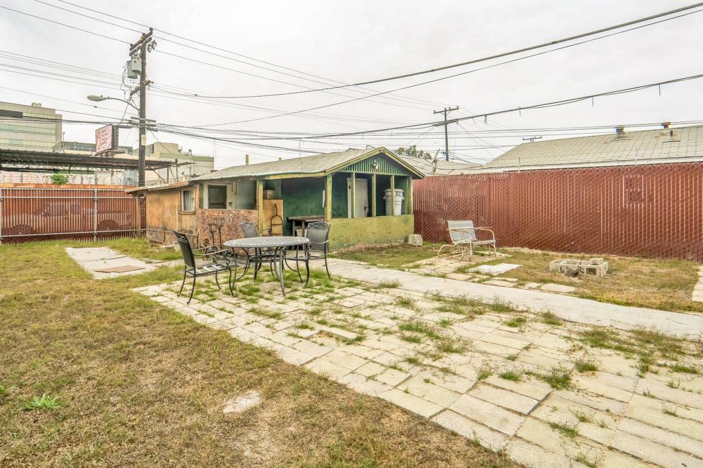 3747 Dalbergia Street