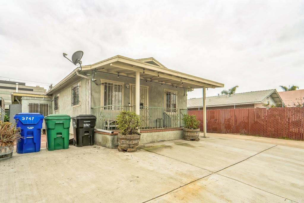 3747 Dalbergia Street