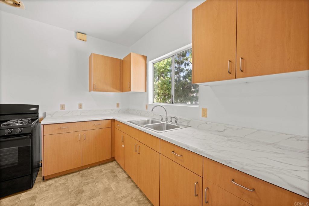 3813 15 Birch Street