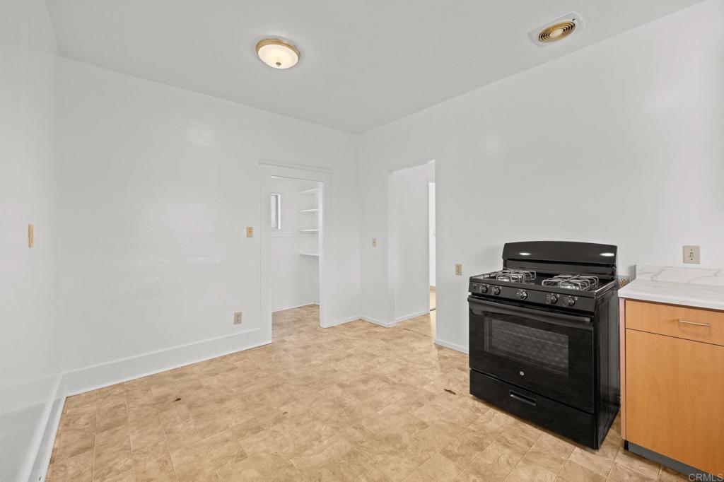 3813 15 Birch Street