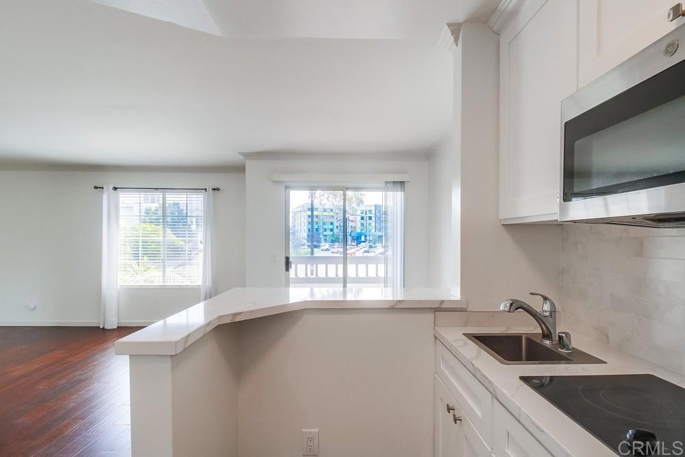 3950 Cleveland Avenue 215