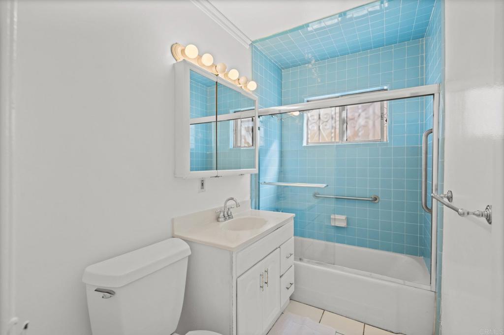 3813 15 Birch Street