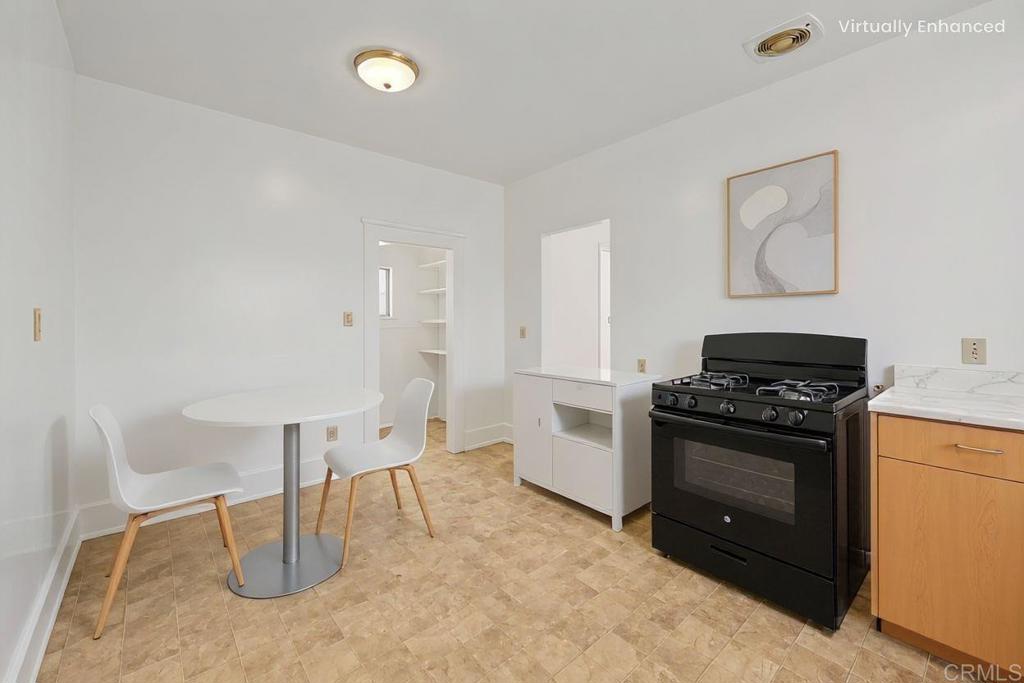 3813 15 Birch Street