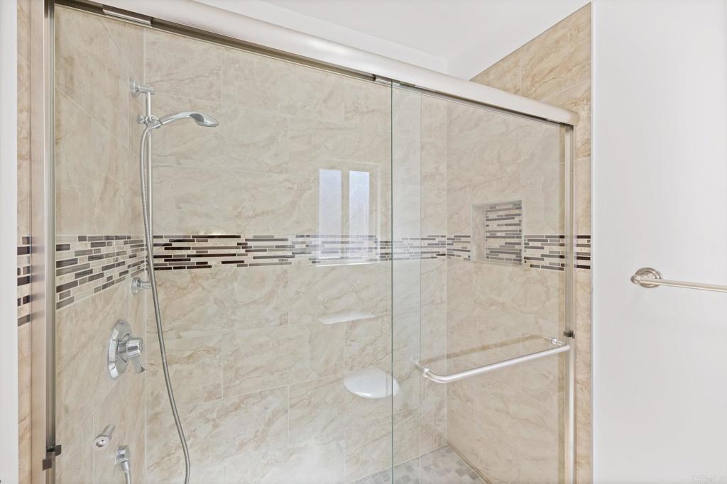 3813 15 Birch Street