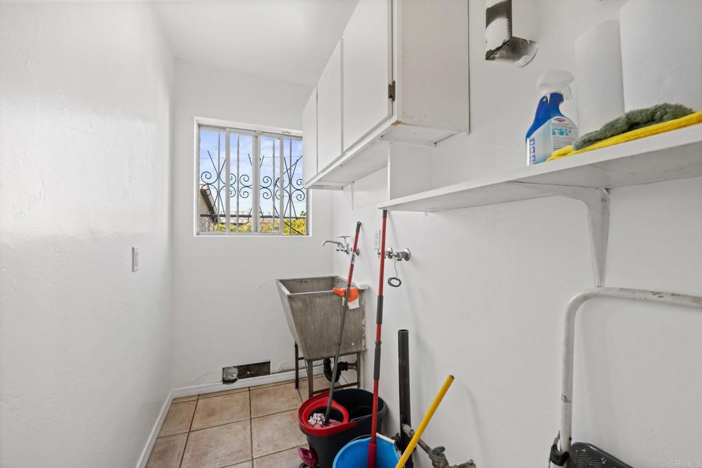 3813 15 Birch Street