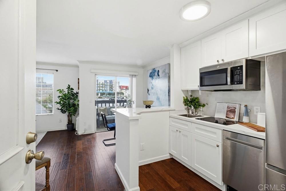 3950 Cleveland Avenue 215