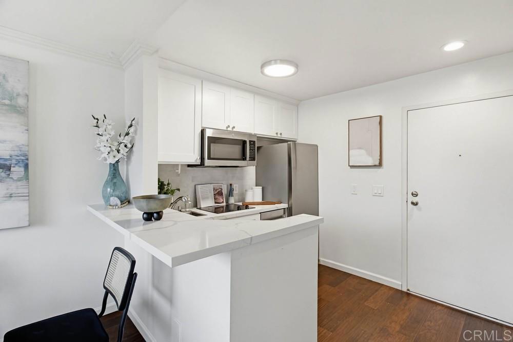 3950 Cleveland Avenue 215