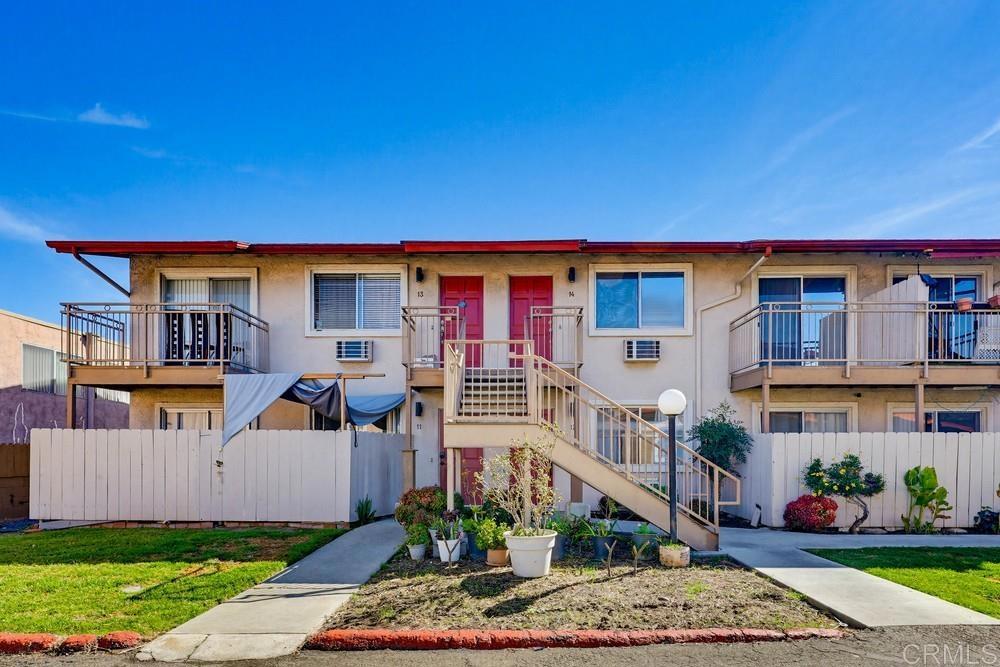 1025 Estes Street 14