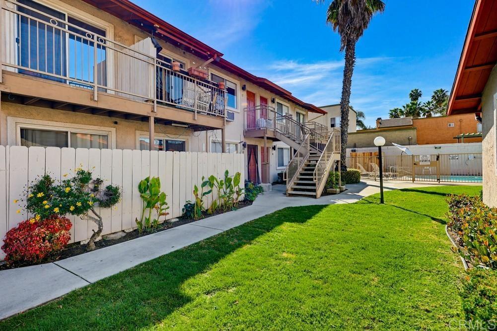 1025 Estes Street 14