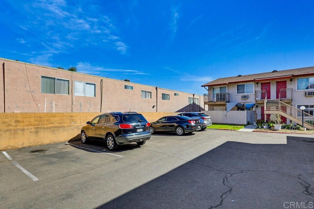 1025 Estes Street 14