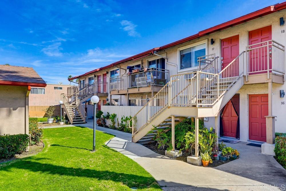 1025 Estes Street 14