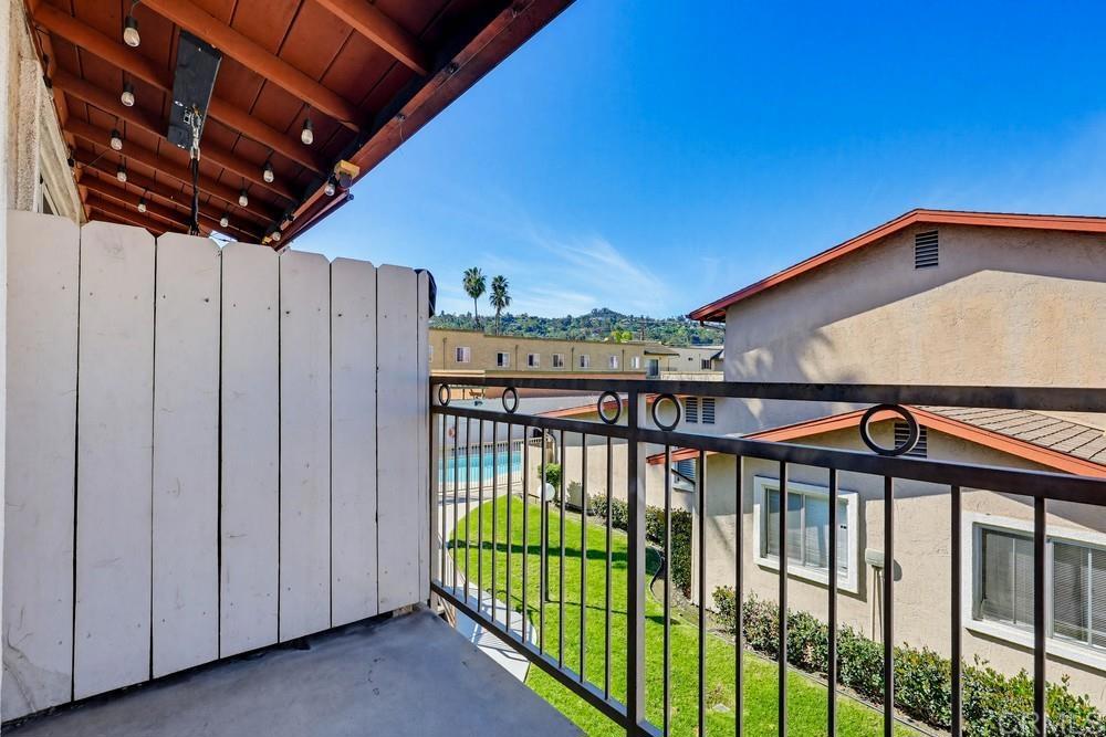 1025 Estes Street 14