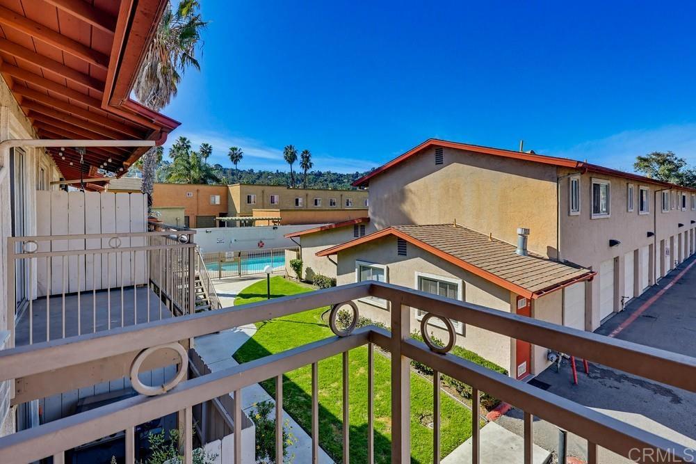 1025 Estes Street 14