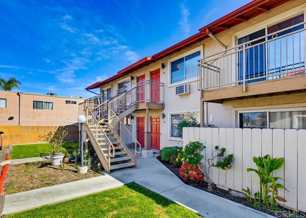 1025 Estes Street 14