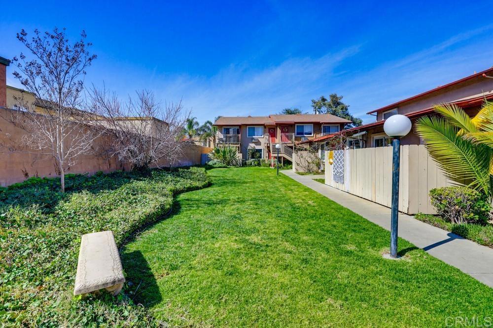 1025 Estes Street 14