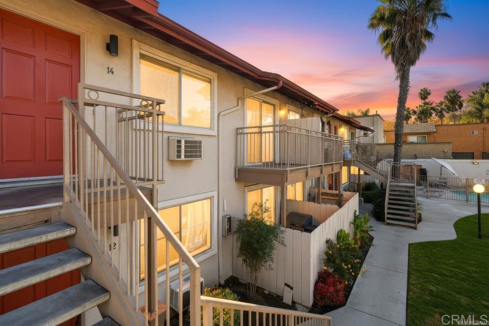 1025 Estes Street 14