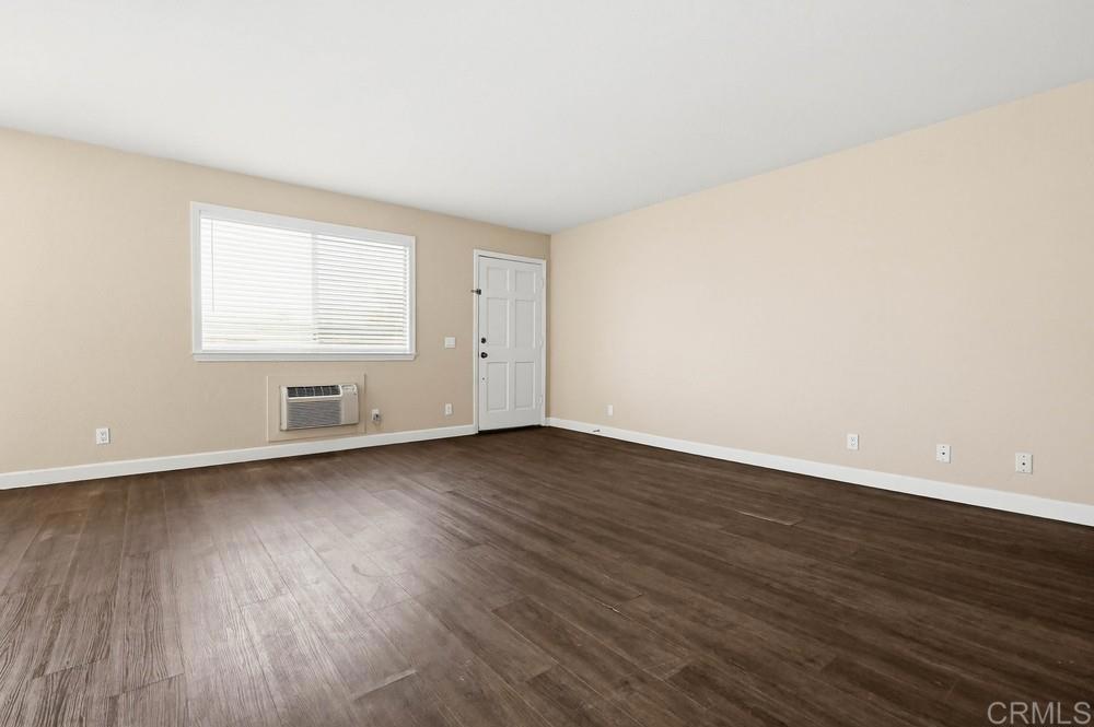 1025 Estes Street 14