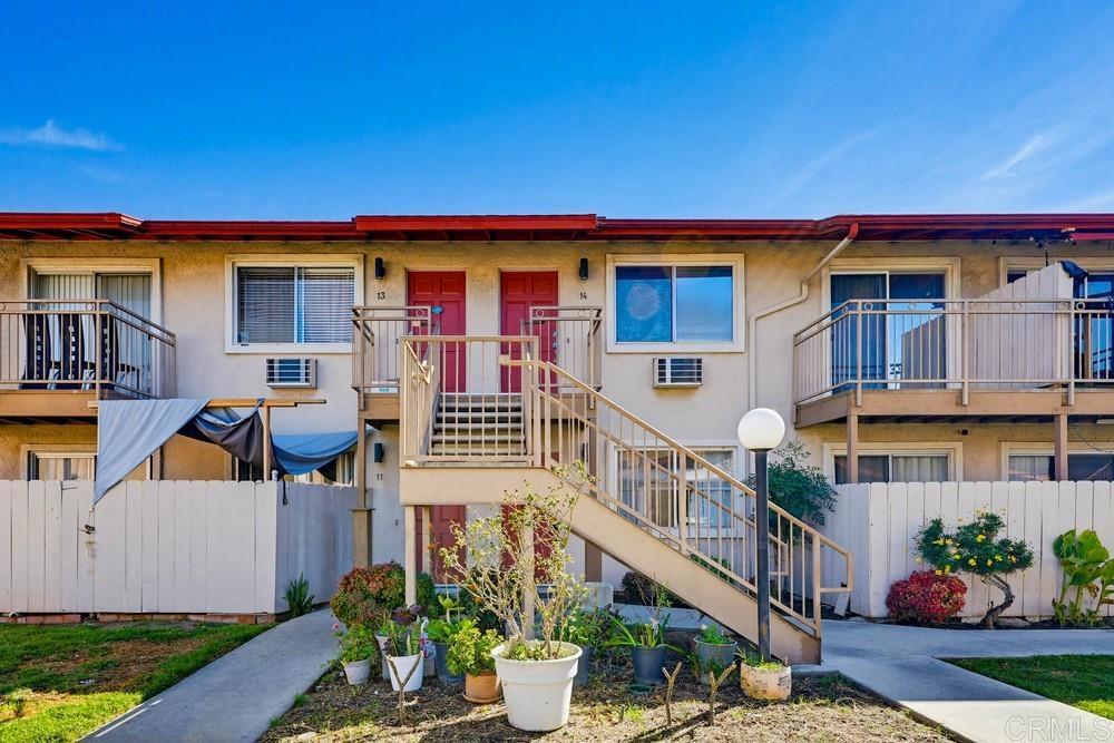 1025 Estes Street 14