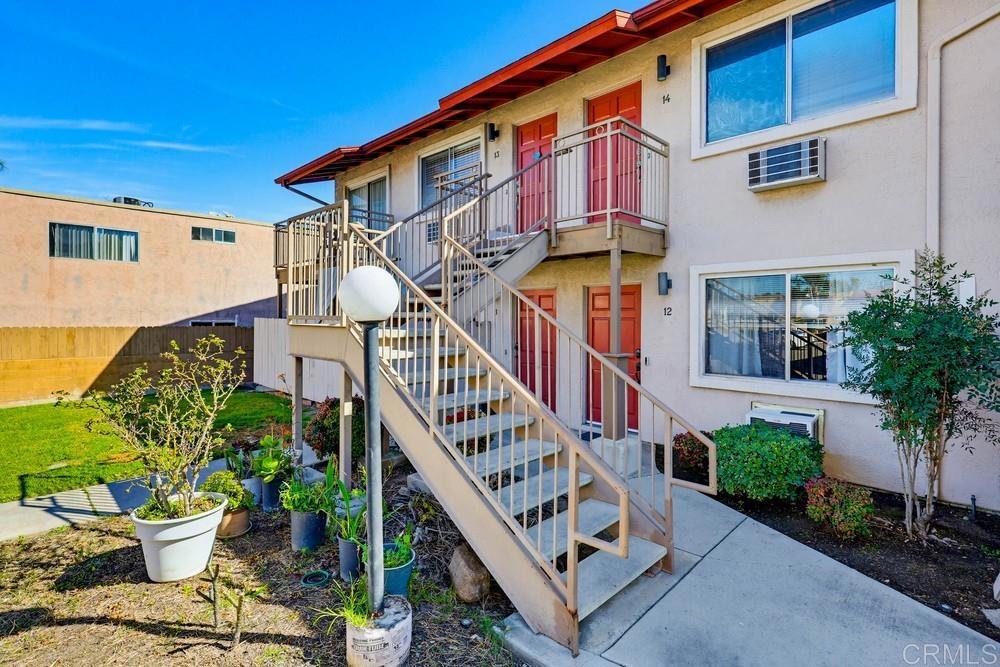 1025 Estes Street 14